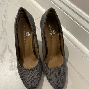 Piper Gray Textured Heels